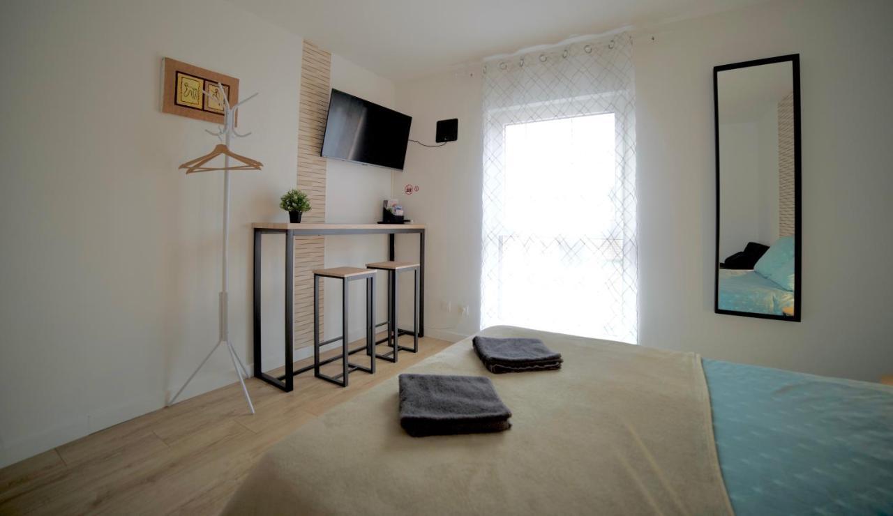 B&B Chez L'Habitant Chambre Privative Sur La Route Des Vins Tv Parking Box Velo Issenheim Luaran gambar