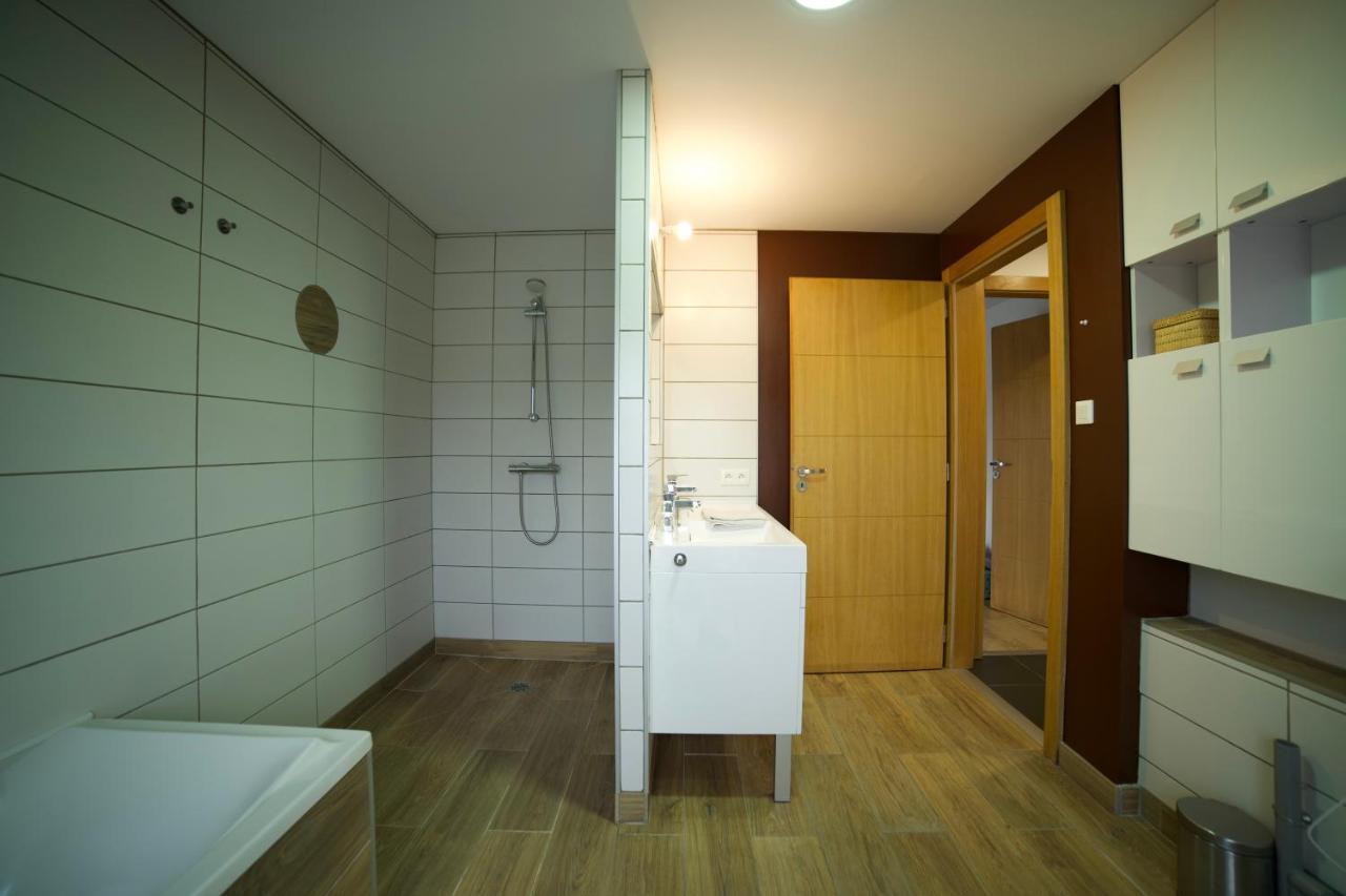 B&B Chez L'Habitant Chambre Privative Sur La Route Des Vins Tv Parking Box Velo Issenheim Luaran gambar